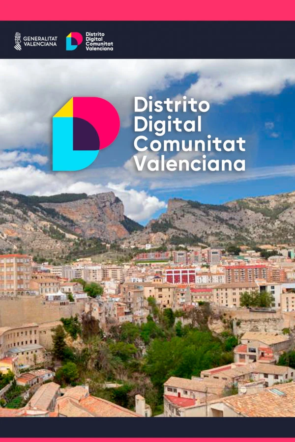 Fotografia d'Alcoi amb el barranc del Cint al fons i logo 'Districte Digital Comunitat Valenciana'